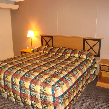 Economy Inn Грин Бэй Экстерьер фото